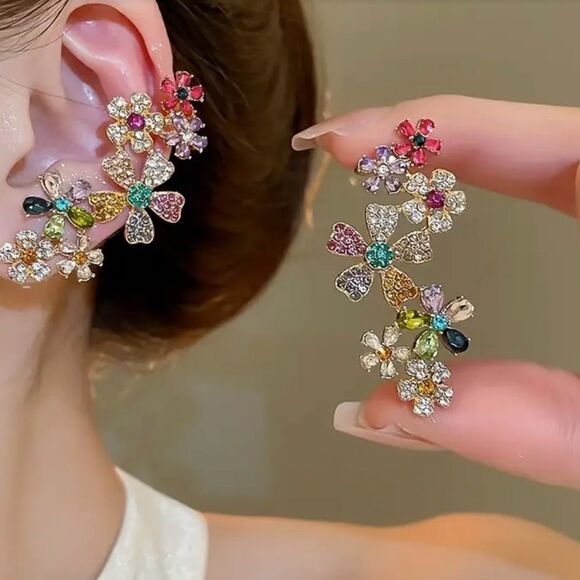🌺 NEW Floral Multicolor Crystal Earrings 🌺 - Picture 2 of 7